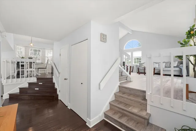 $475,000 | 167 Forestview Court, Aurora, IL 60502