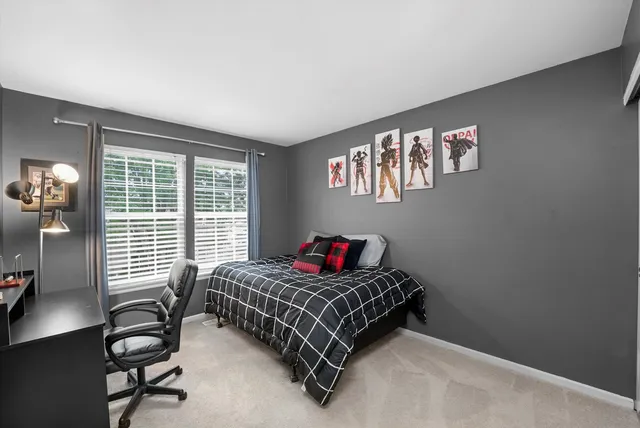 $475,000 | 167 Forestview Court, Aurora, IL 60502