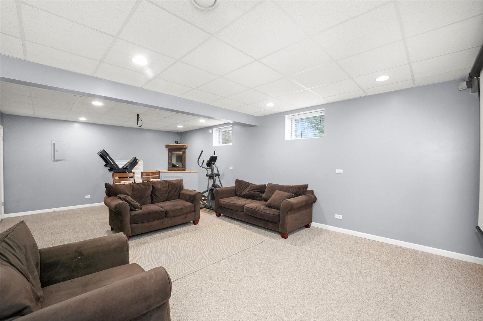 167 Forestview Court Aurora, IL 60502 - Photo 29 of 48 a living room with furniture and a couch