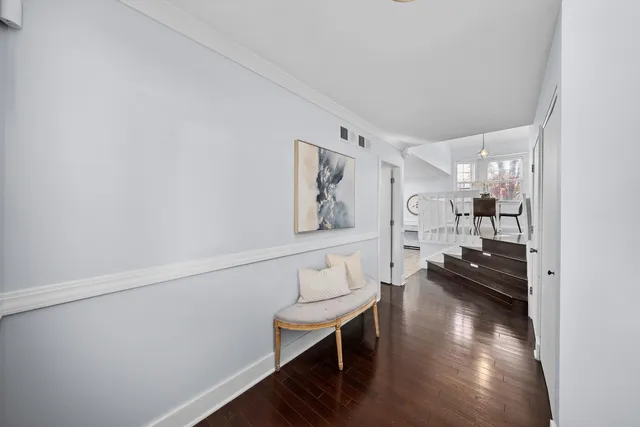 $475,000 | 167 Forestview Court, Aurora, IL 60502