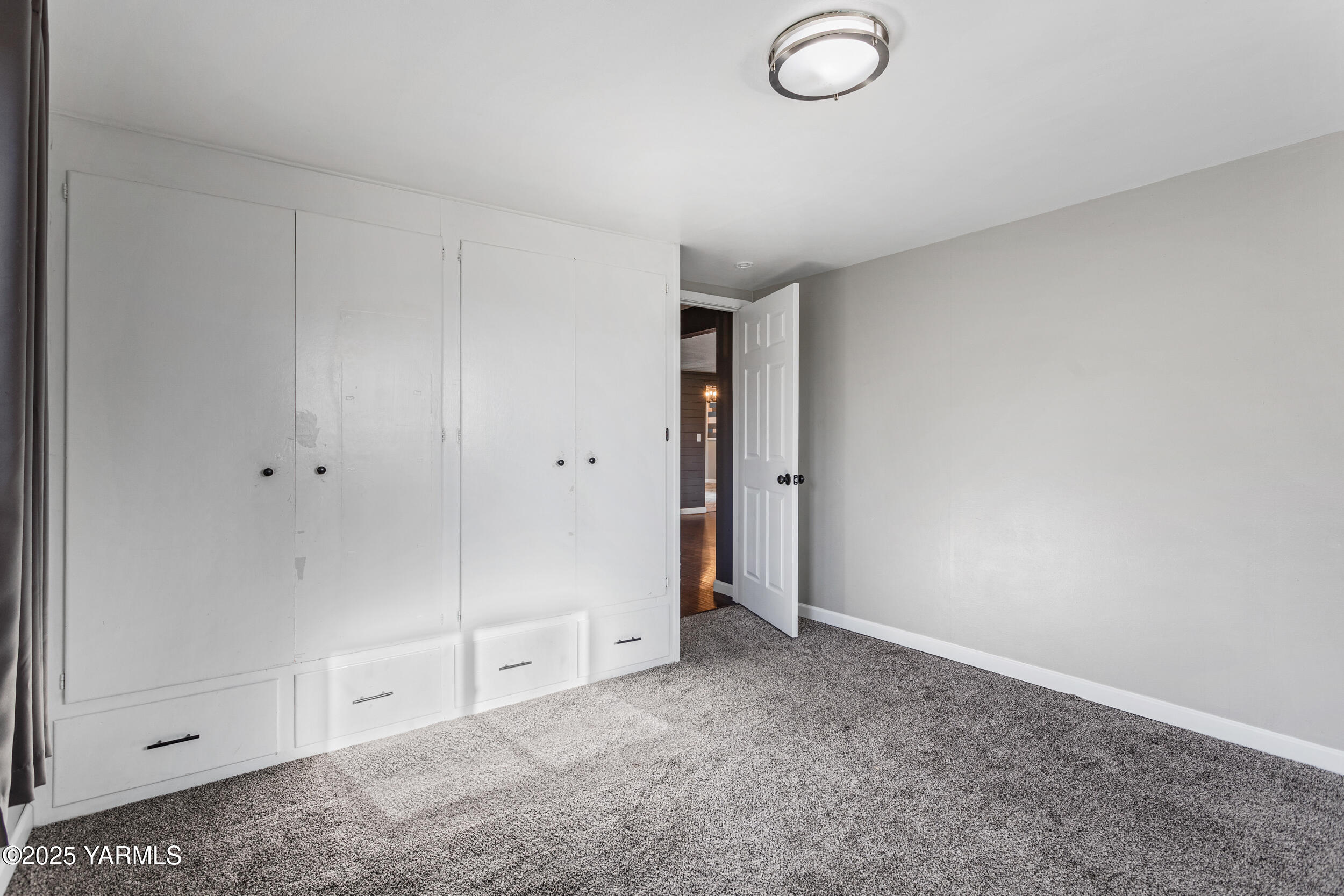 11501 Gilbert Road Yakima, WA 98903 - Photo 6 of 47 a view of room