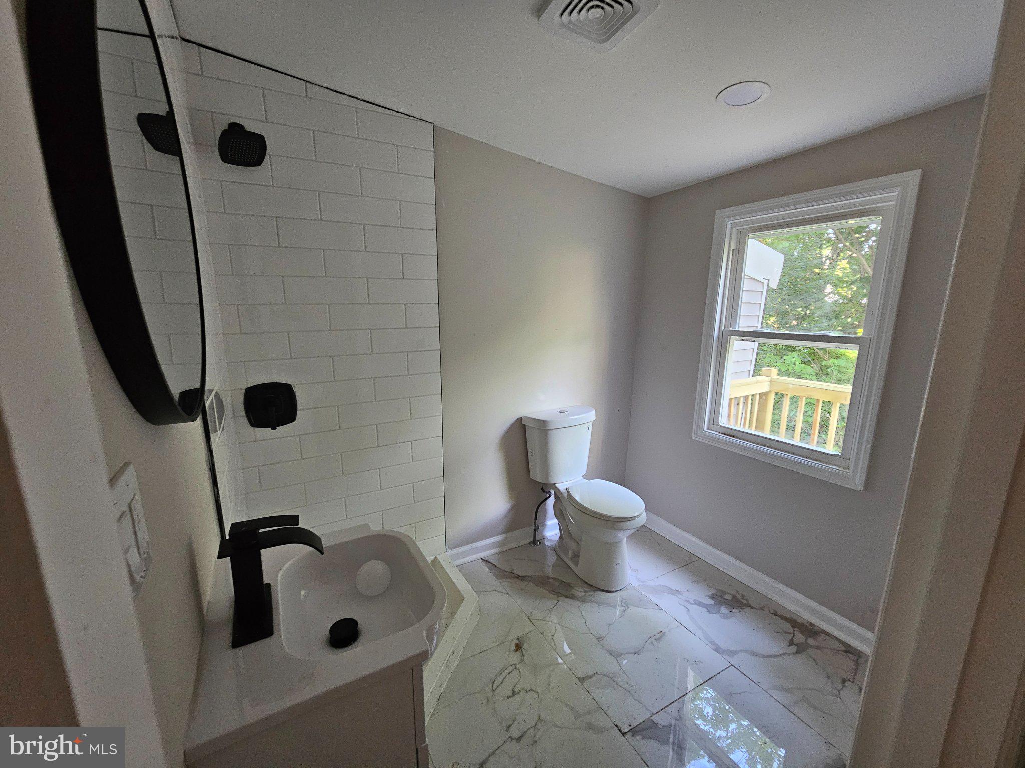 323 Rutherford Avenue Trenton, NJ 08618 - Photo 6 of 19