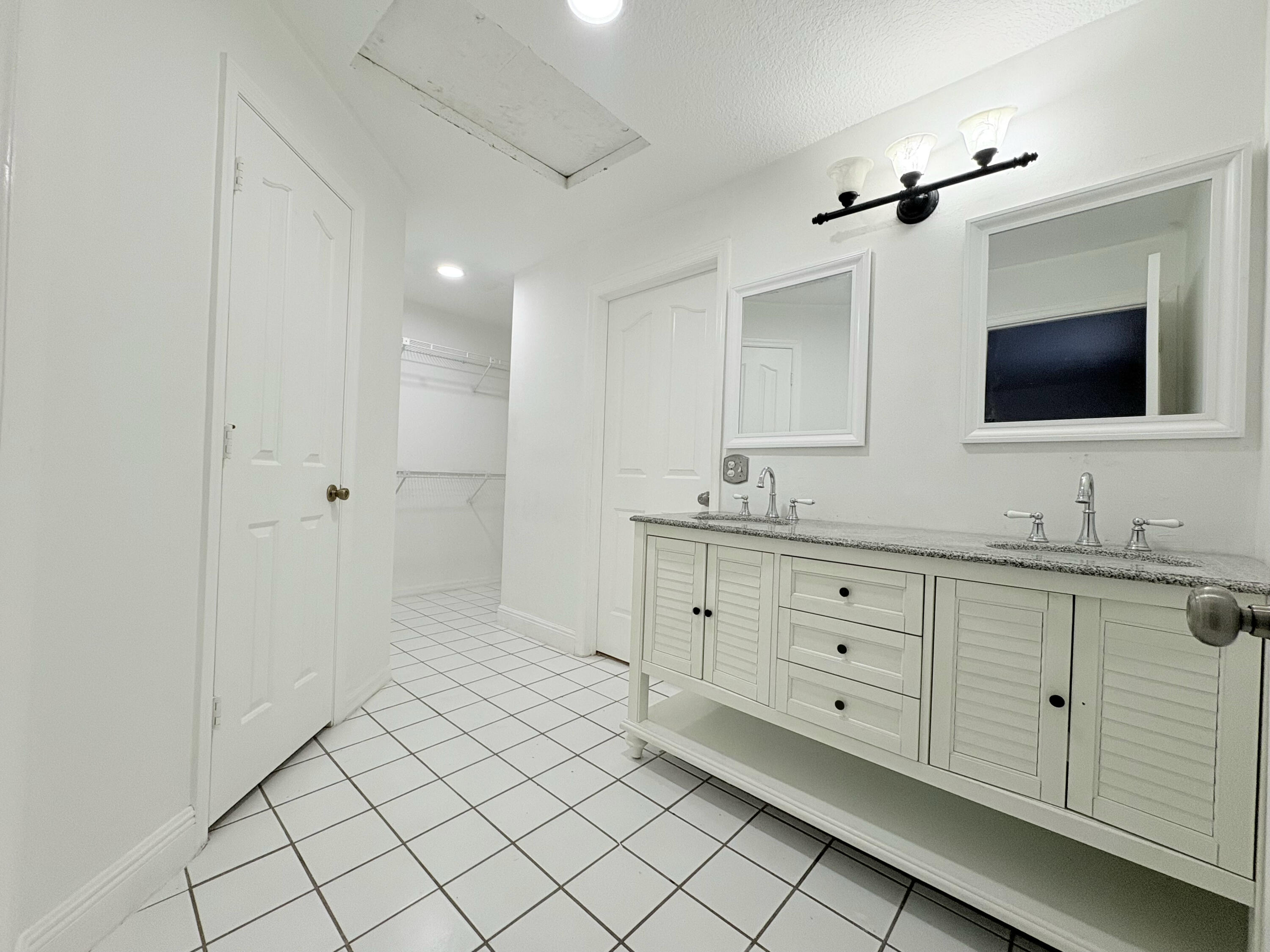 1107 Woodcrest Road West West Palm Beach, FL 33417 - Photo 12 of 64 11