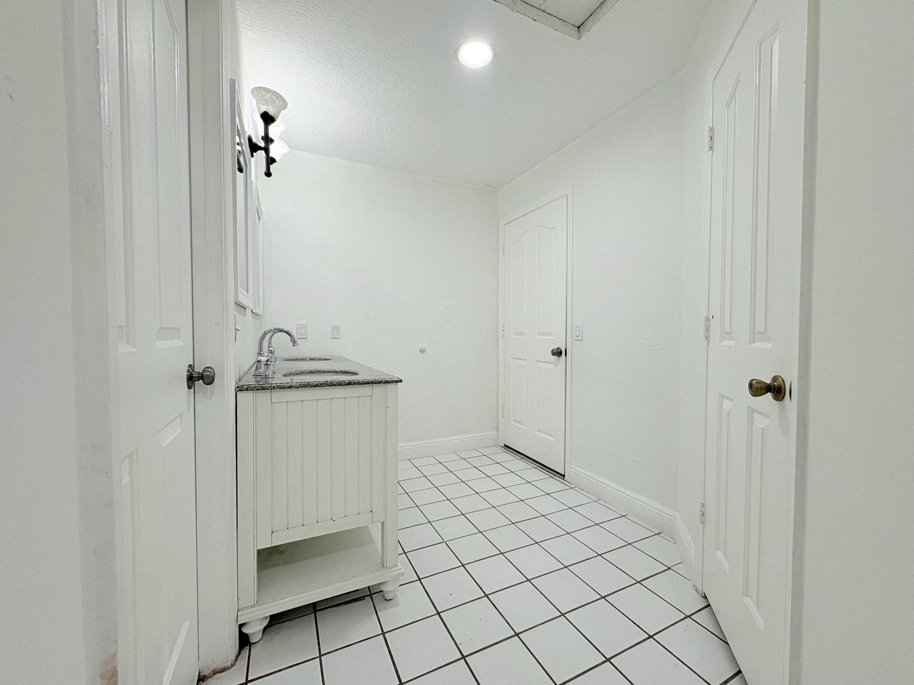 1107 Woodcrest Road West West Palm Beach, FL 33417 - Photo 14 of 64 13