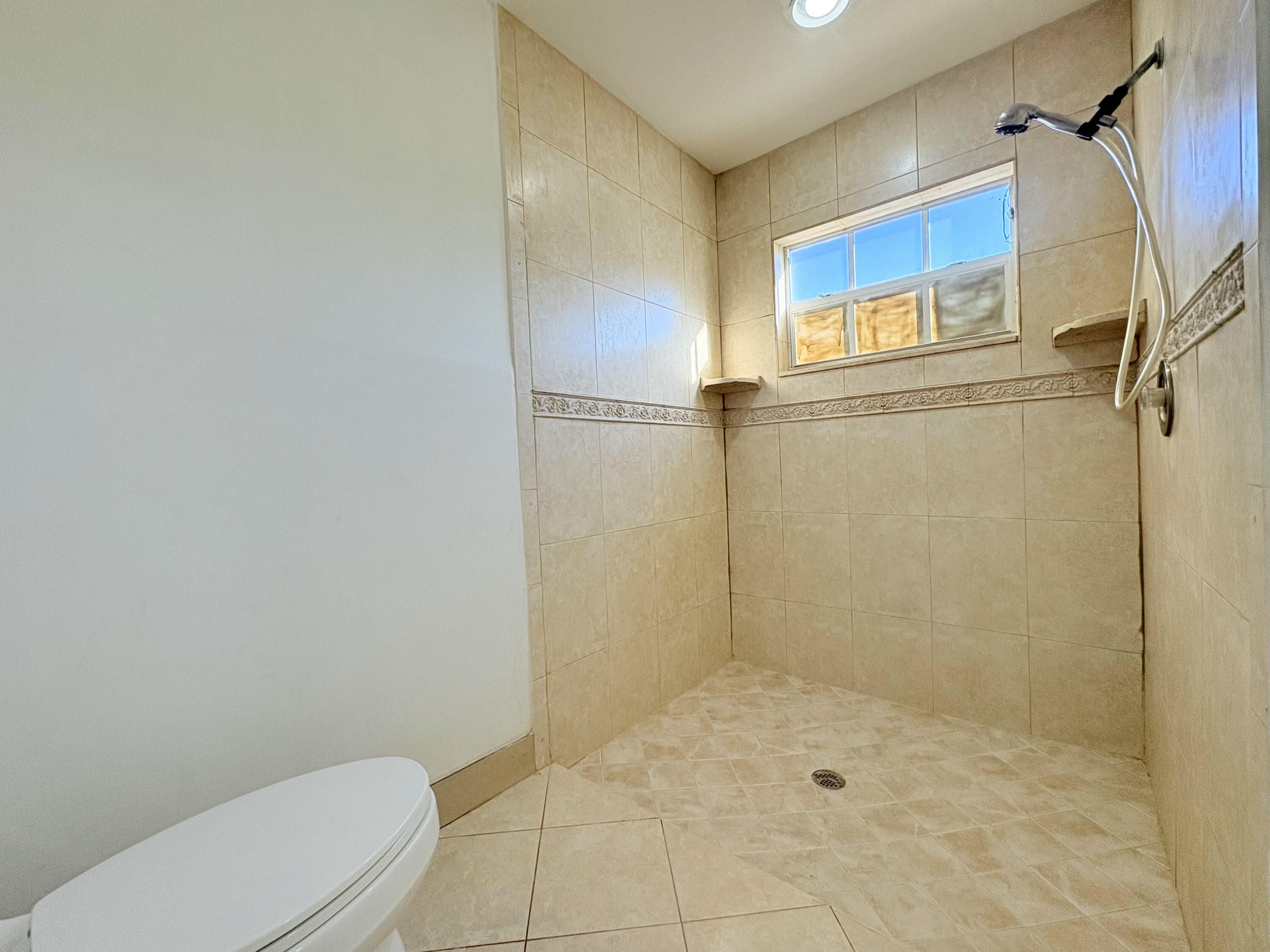 1107 Woodcrest Road West West Palm Beach, FL 33417 - Photo 15 of 64 14