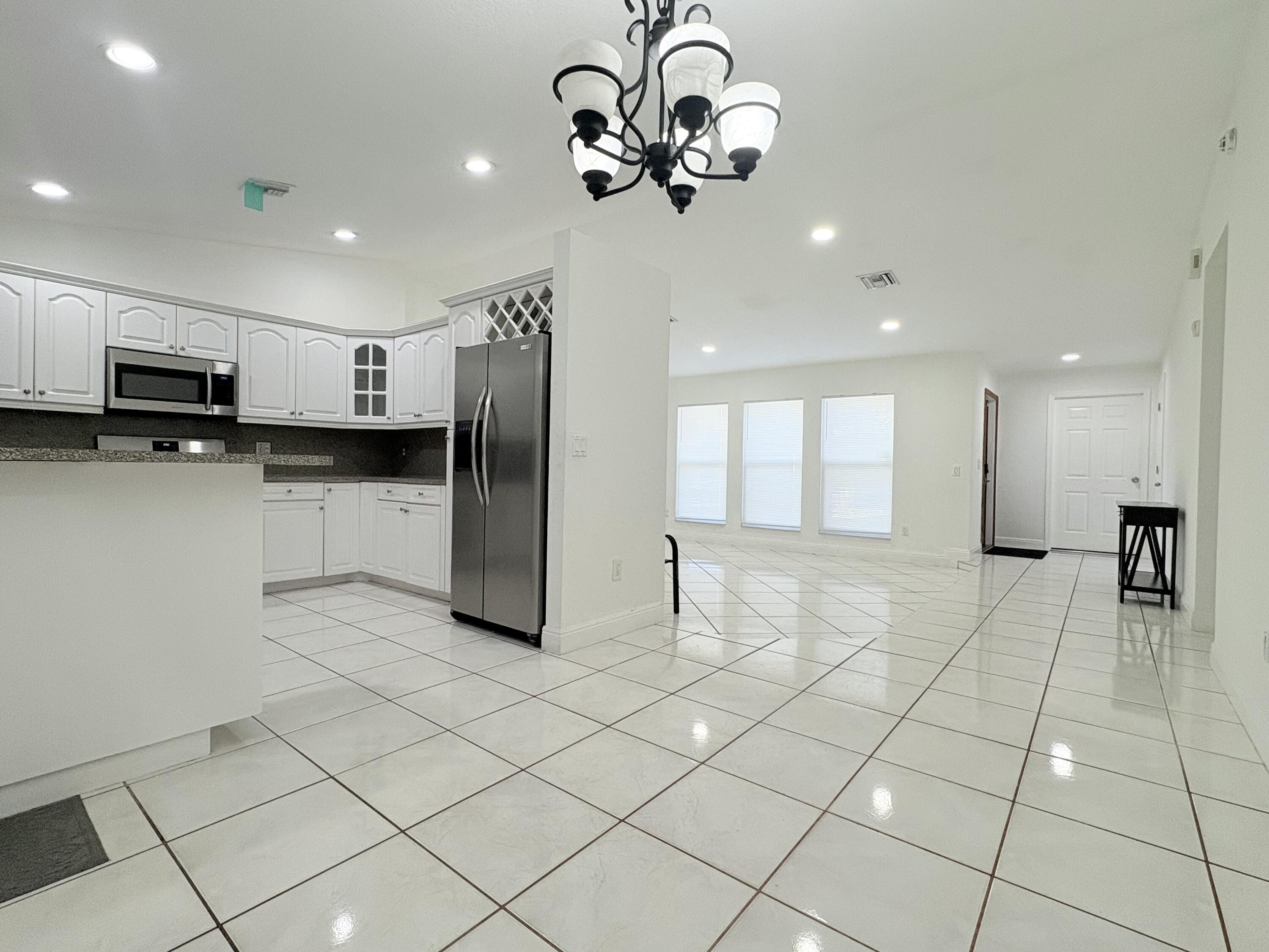 1107 Woodcrest Road West West Palm Beach, FL 33417 - Photo 22 of 64 21