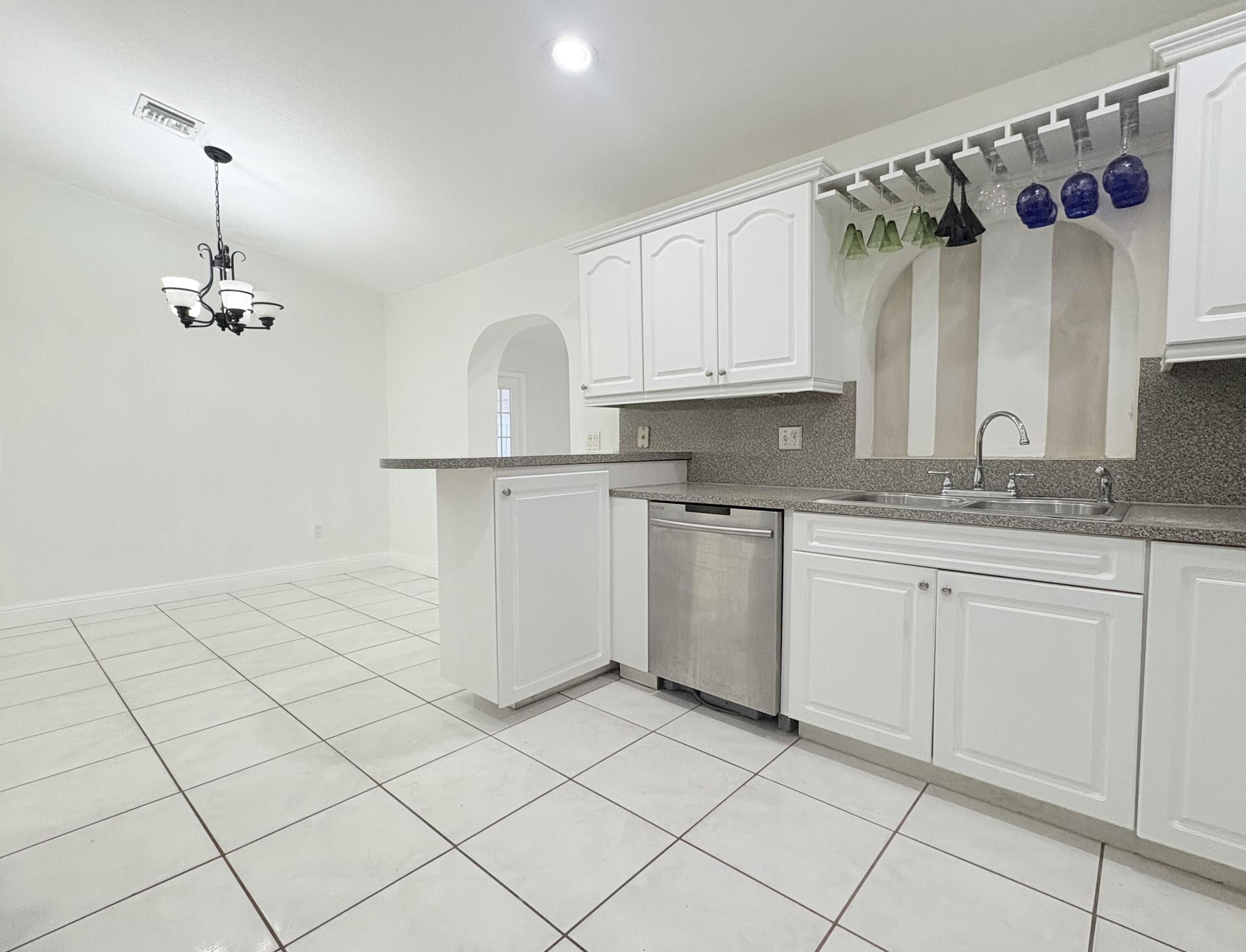 1107 Woodcrest Road West West Palm Beach, FL 33417 - Photo 24 of 64 23