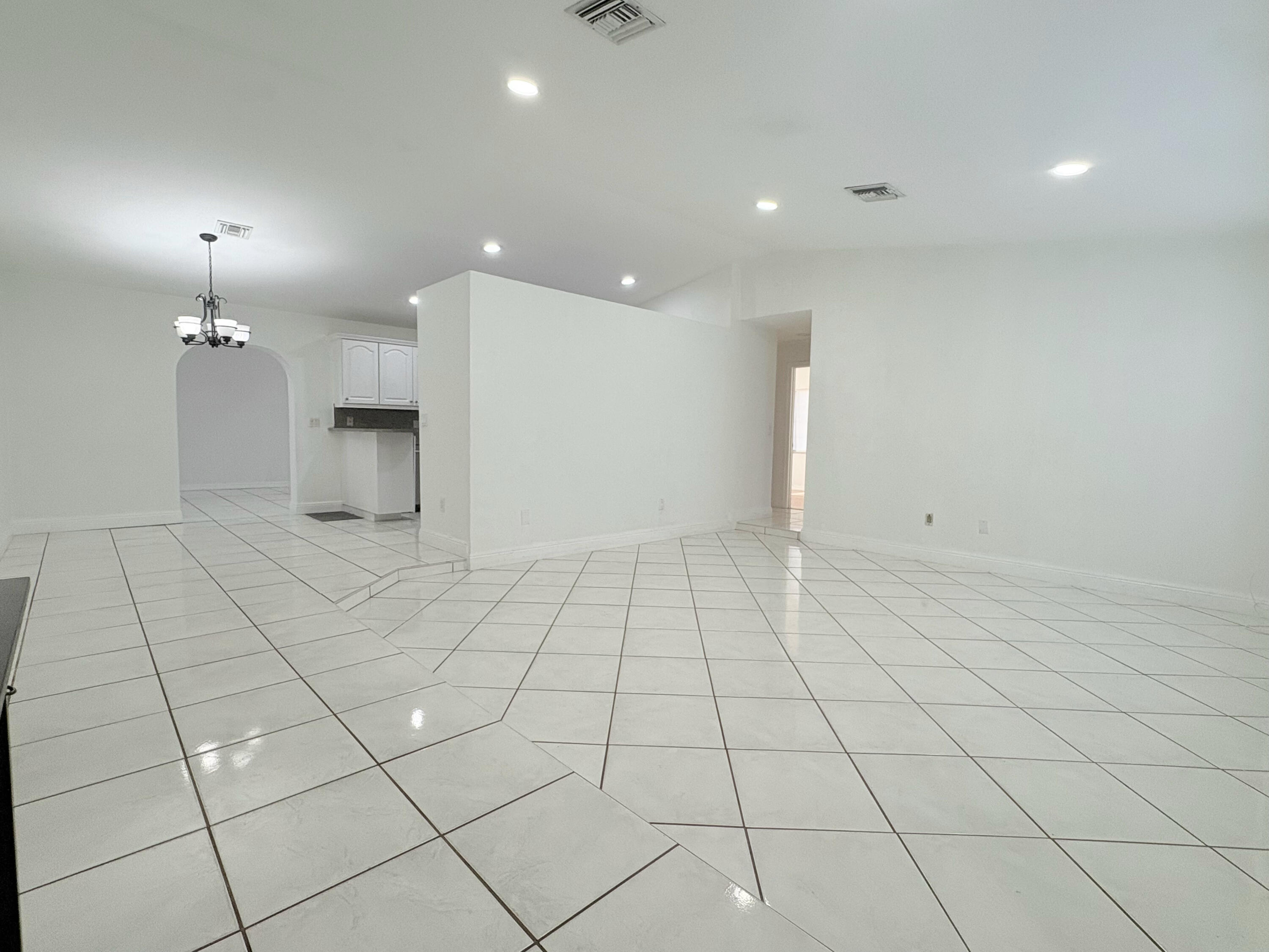 1107 Woodcrest Road West West Palm Beach, FL 33417 - Photo 27 of 64 26