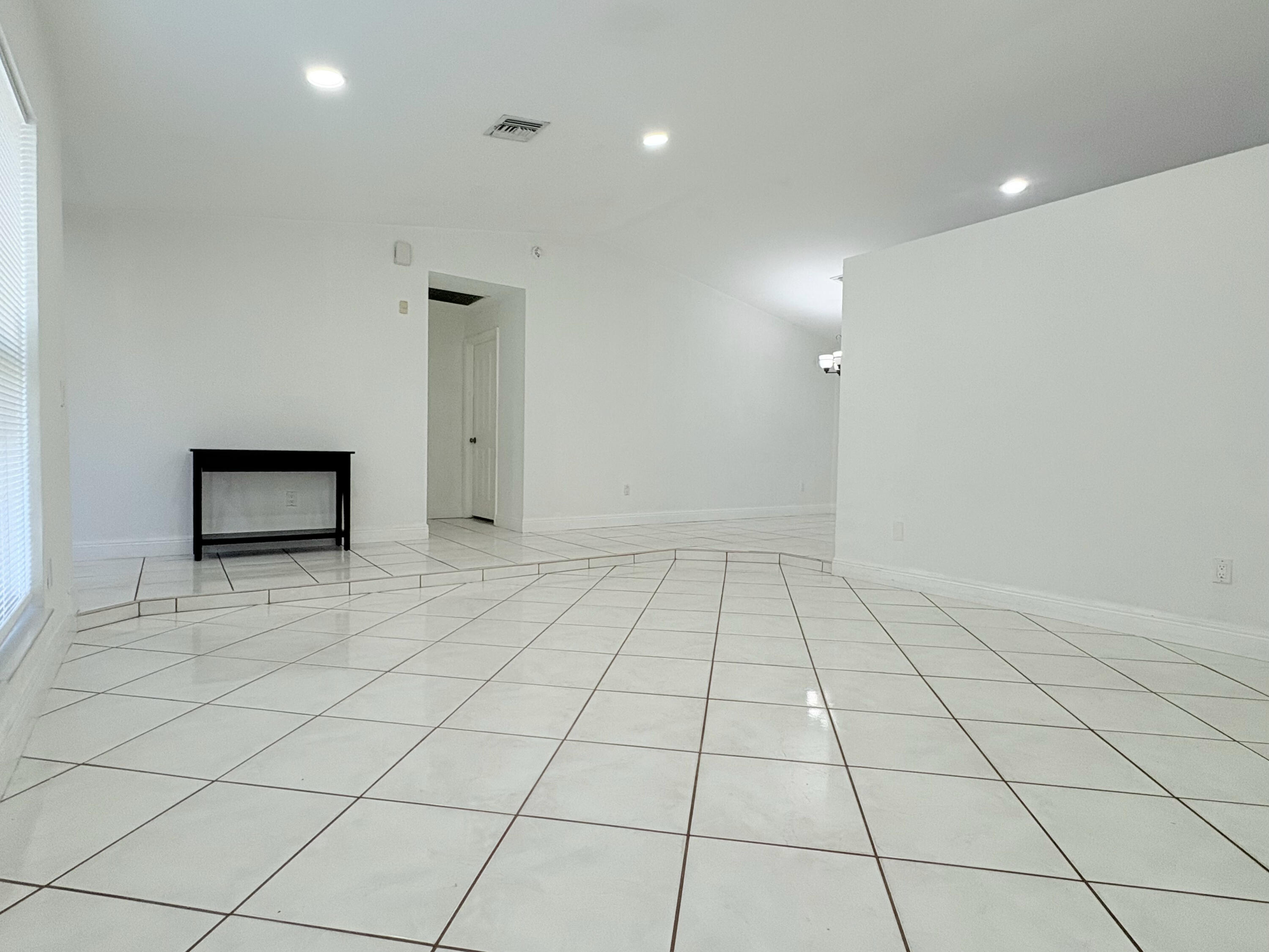 1107 Woodcrest Road West West Palm Beach, FL 33417 - Photo 29 of 64 28