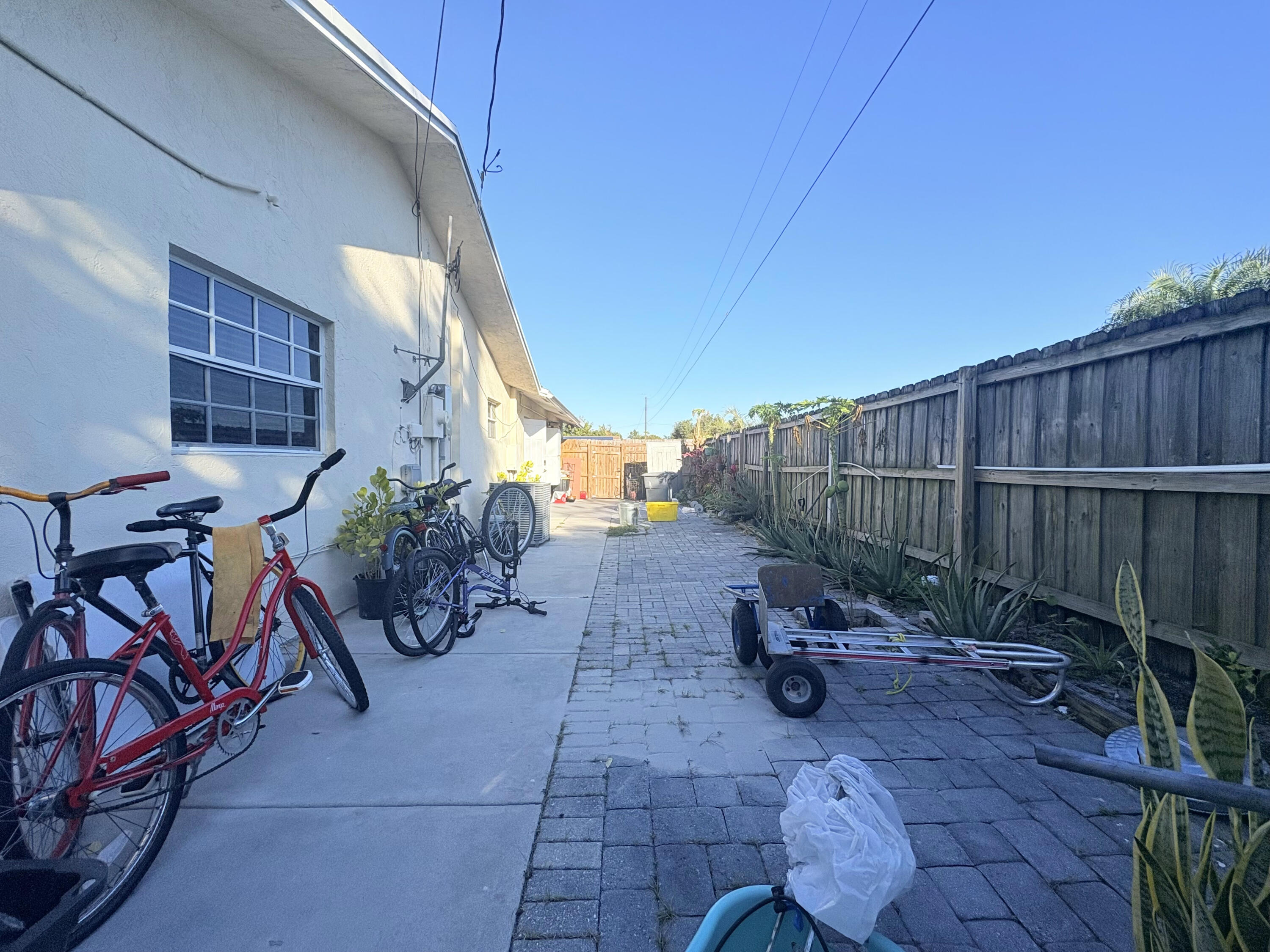 1107 Woodcrest Road West West Palm Beach, FL 33417 - Photo 44 of 64 43