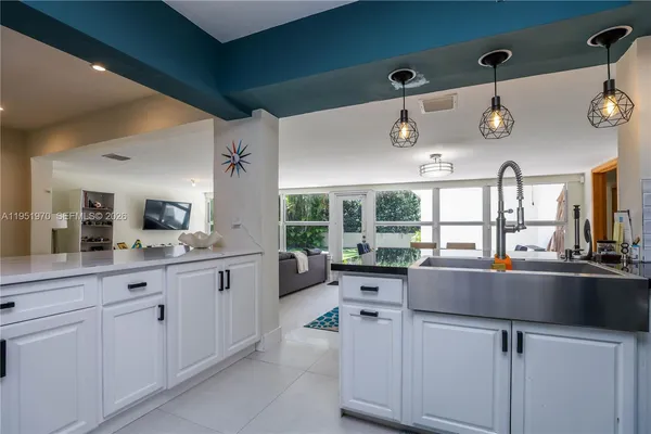 $2,395,000 | 5620 Alton Road, Miami Beach, FL 33140