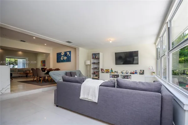 $2,395,000 | 5620 Alton Road, Miami Beach, FL 33140