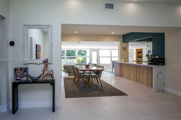 $2,395,000 | 5620 Alton Road, Miami Beach, FL 33140