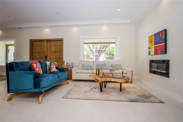 $2,395,000 | 5620 Alton Road, Miami Beach, FL 33140