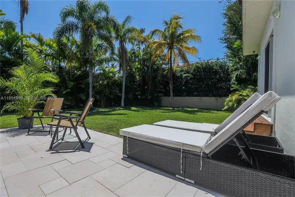 $2,395,000 | 5620 Alton Road, Miami Beach, FL 33140