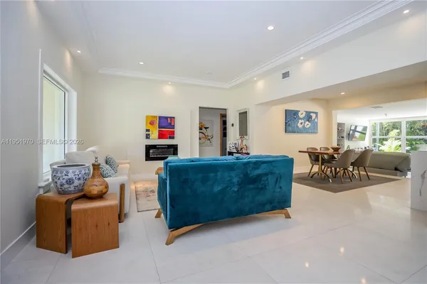 $2,395,000 | 5620 Alton Road, Miami Beach, FL 33140