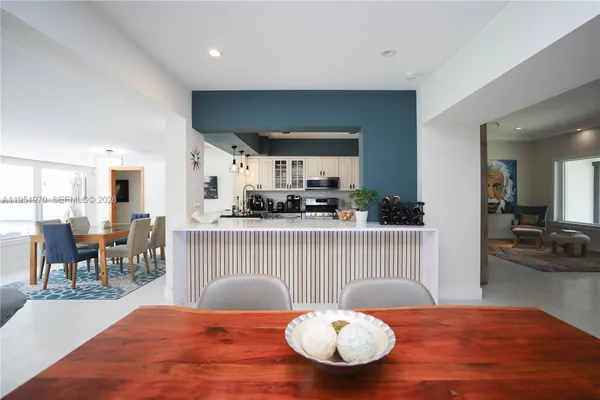 $2,395,000 | 5620 Alton Road, Miami Beach, FL 33140