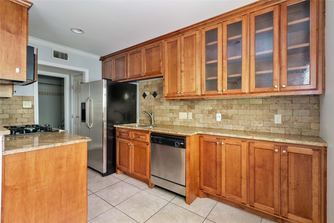 Granite countertops and stainless steel appliances