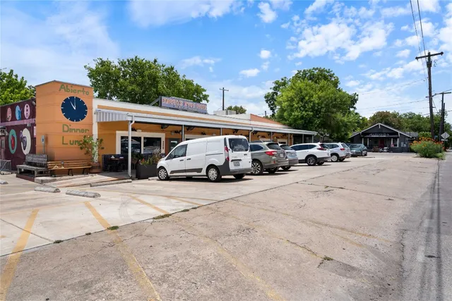 $1,150 | 407 East 45th Street, Unit 211, Austin, TX 78751