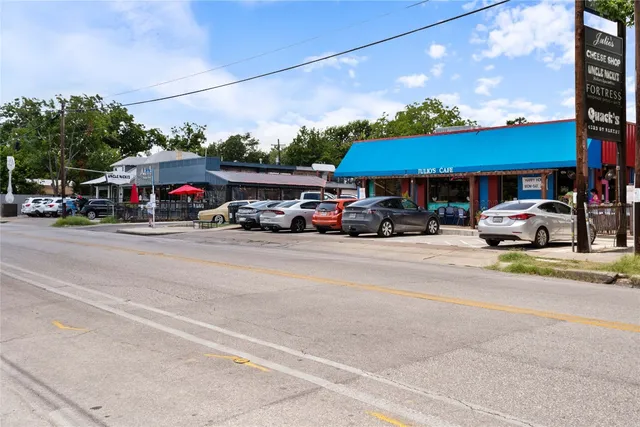 $1,150 | 407 East 45th Street, Unit 211, Austin, TX 78751