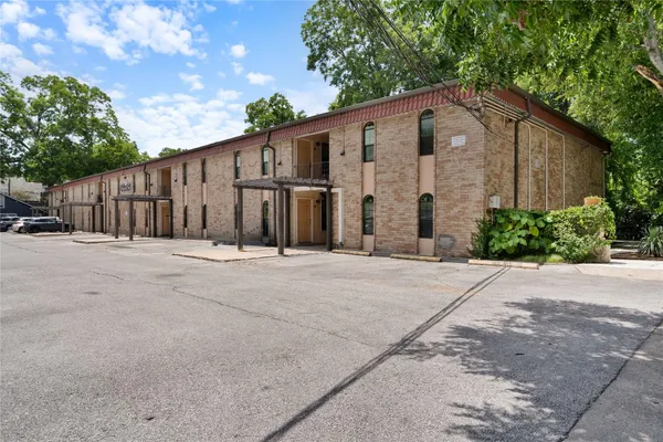 $1,150 | 407 East 45th Street, Unit 211, Austin, TX 78751