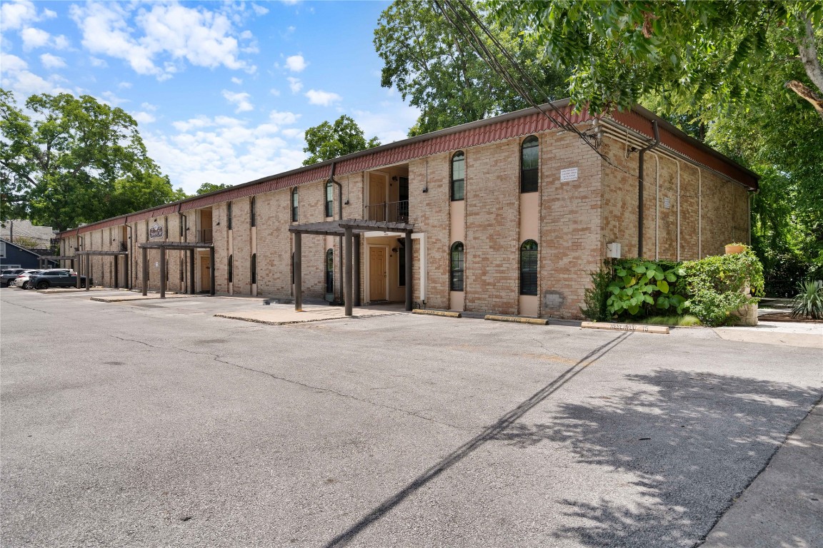 407 East 45th Street, Unit 211 Austin, TX 78751 - Photo 9 of 18 Front of building