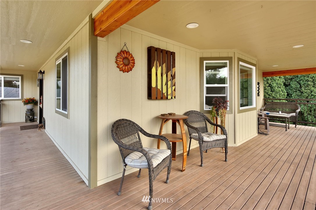 11058 Peter Anderson Road Burlington, WA 98233 - Photo 2 of 40 Gallery Image 2
