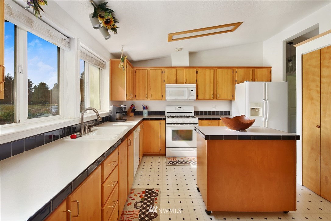 11058 Peter Anderson Road Burlington, WA 98233 - Photo 13 of 40 Gallery Image 13