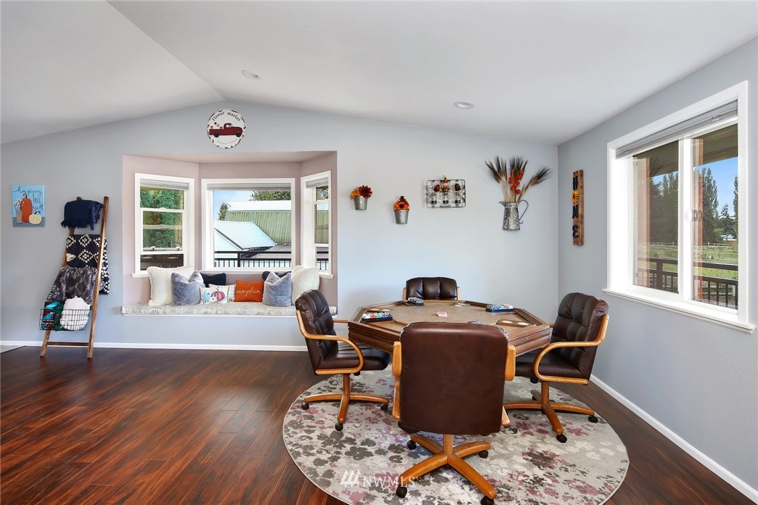 11058 Peter Anderson Road Burlington, WA 98233 - Photo 5 of 40 Gallery Image 5