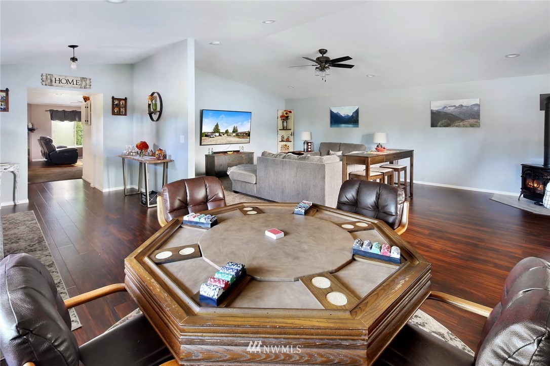 11058 Peter Anderson Road Burlington, WA 98233 - Photo 6 of 40 Gallery Image 6