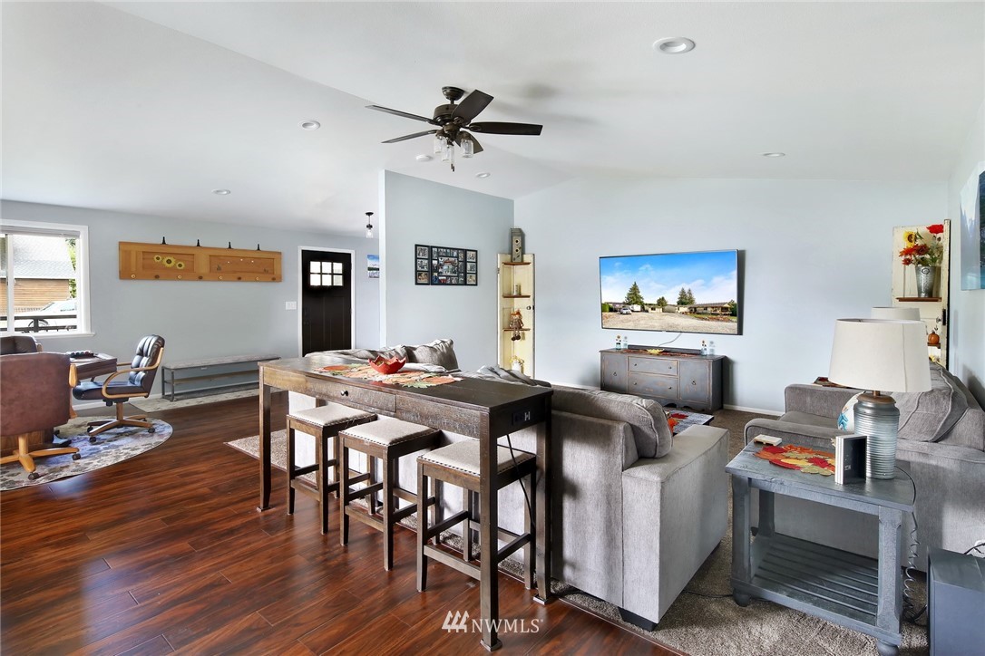 11058 Peter Anderson Road Burlington, WA 98233 - Photo 7 of 40 Gallery Image 7