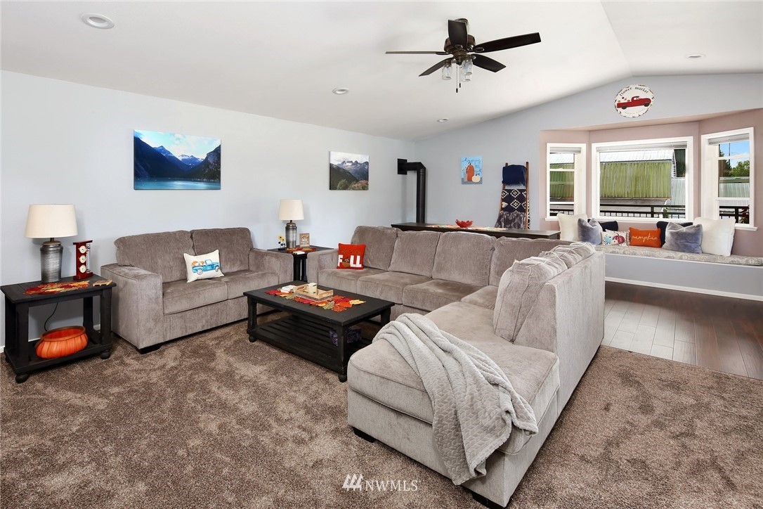 11058 Peter Anderson Road Burlington, WA 98233 - Photo 9 of 40 Gallery Image 9