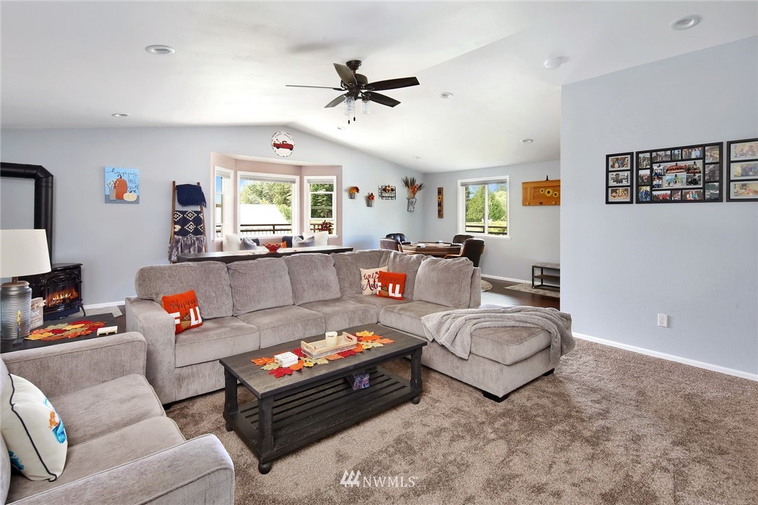 11058 Peter Anderson Road Burlington, WA 98233 - Photo 10 of 40 Gallery Image 10