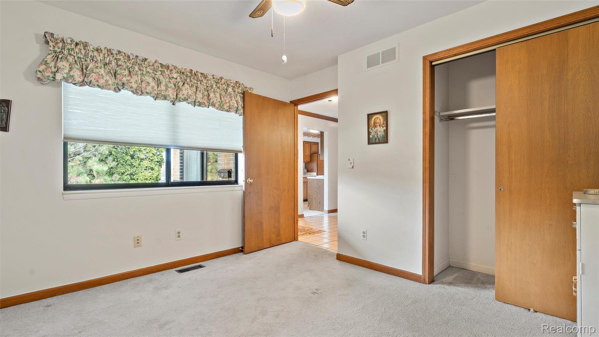 918 Wexford Way Rochester, MI 48307 - Photo 11 of 22 Good Size Closets in 2nd Bedroom
