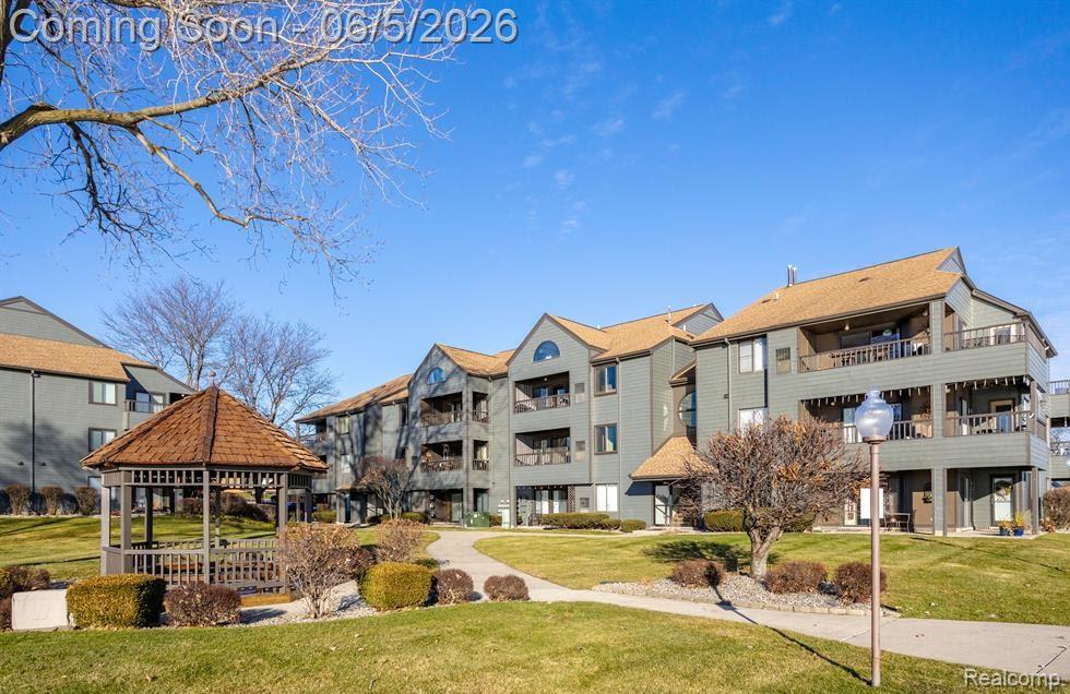 2445 Riverside Drive, Unit 206 Trenton, MI 48183 - Photo 23 of 27