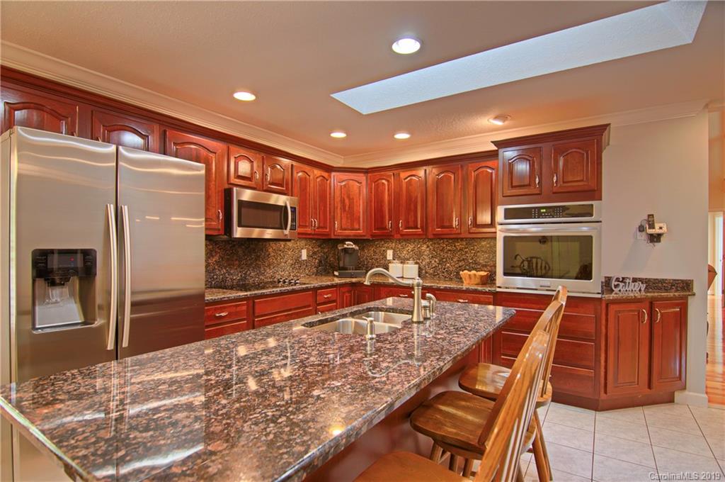 290 Bee Ridge Road Asheville, NC 28803 - Photo 11 of 48 Gallery Image 11