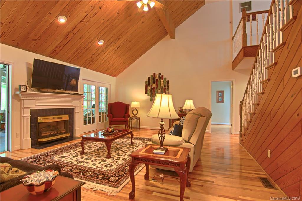 290 Bee Ridge Road Asheville, NC 28803 - Photo 20 of 48 Gallery Image 20