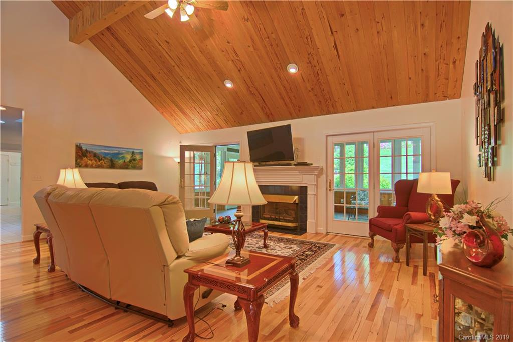 290 Bee Ridge Road Asheville, NC 28803 - Photo 21 of 48 Gallery Image 21