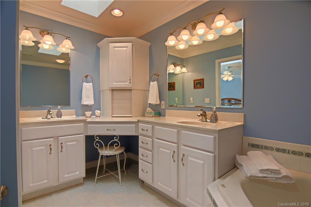 290 Bee Ridge Road Asheville, NC 28803 - Photo 38 of 48 Gallery Image 38