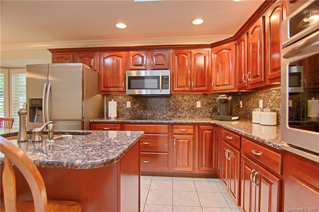 290 Bee Ridge Road Asheville, NC 28803 - Photo 10 of 48 Gallery Image 10