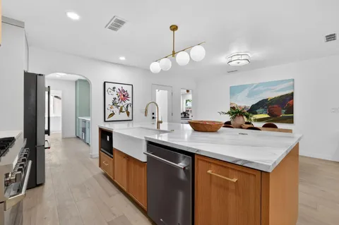 $1,289,000 | 1640 9th Avenue, Sacramento, CA 95818