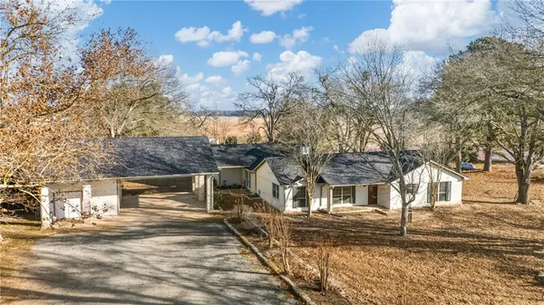 $582,000 | 2365 South Fm 46, Franklin, TX 77856