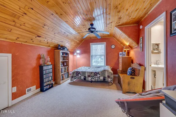 $339,000 | 139 Charlie Harrell Lane, Hampton, TN 37658