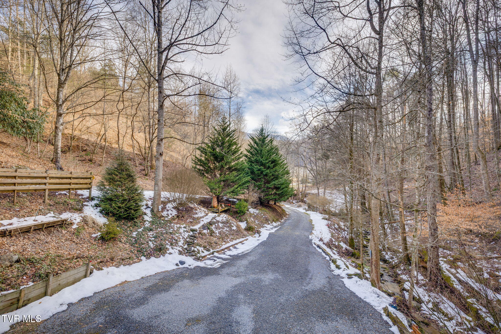 139 Charlie Harrell Lane Hampton, TN 37658 - Photo 30 of 42 030