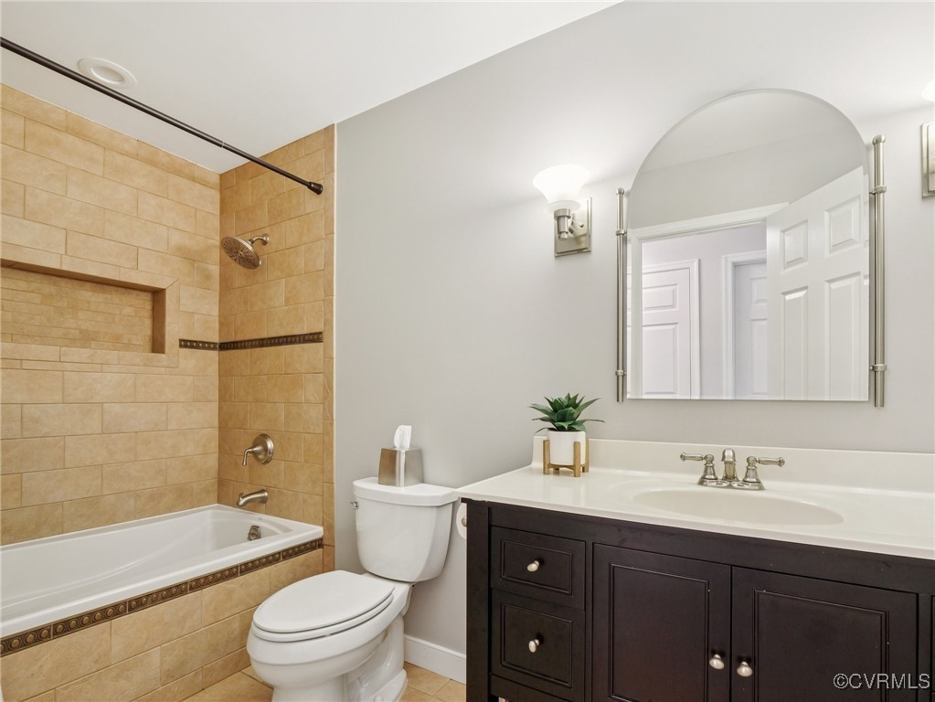 13625 Brandy Oaks Road Chesterfield, VA 23832 - Photo 31 of 42 HALL BATHROOM
