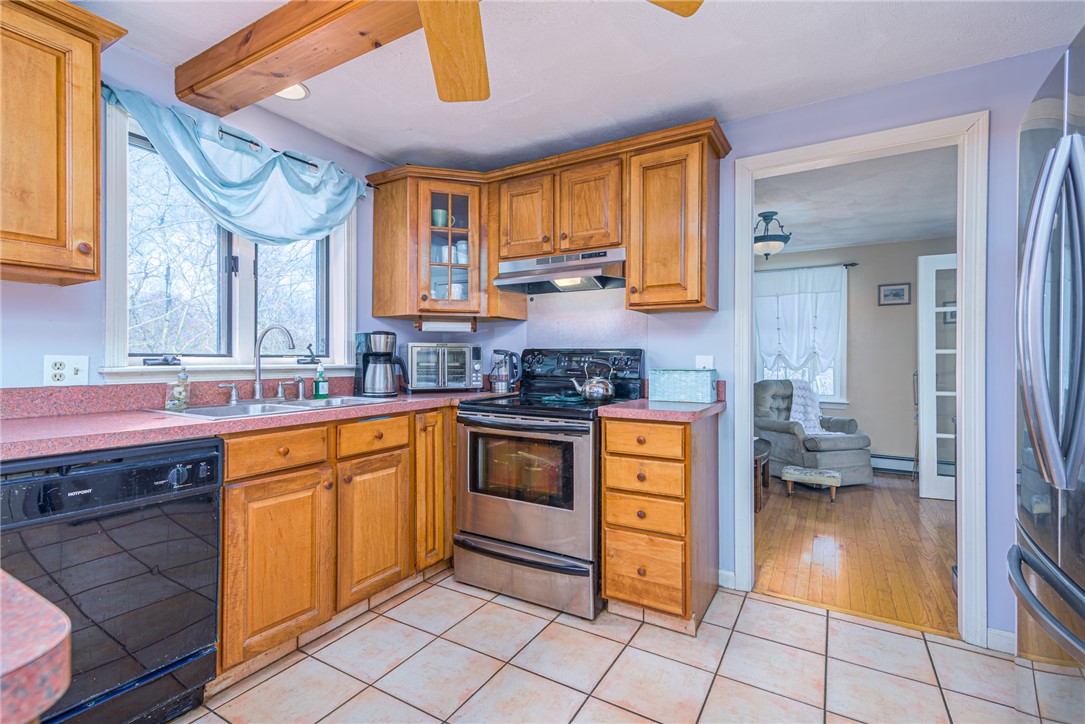 79 Old Snake Hill Road Glocester, RI 02814 - Photo 12 of 37