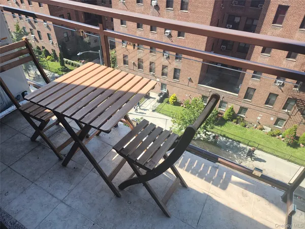 $3,700 | 97-30 64th Avenue, Unit 3C | Rego Park