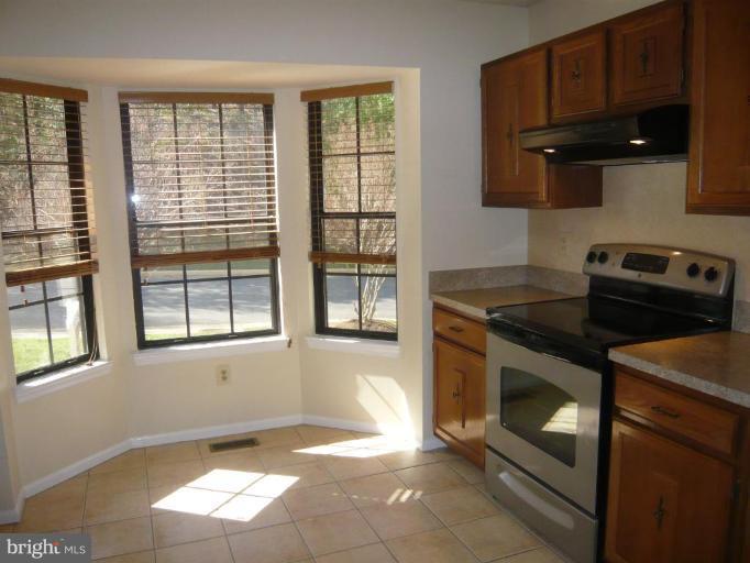 8605 Pin Oak Drive Springfield, VA 22153 - Photo 2 of 25 Kitchen #2