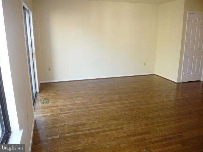 8605 Pin Oak Drive Springfield, VA 22153 - Photo 11 of 25 Living Room #2