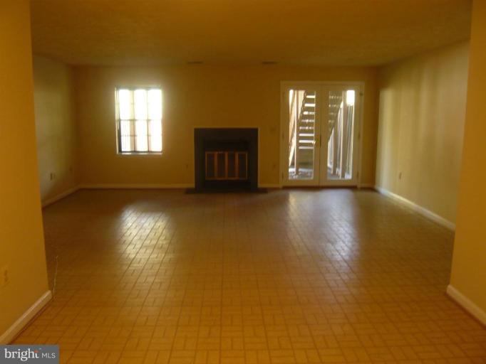 8605 Pin Oak Drive Springfield, VA 22153 - Photo 15 of 25 Family Room